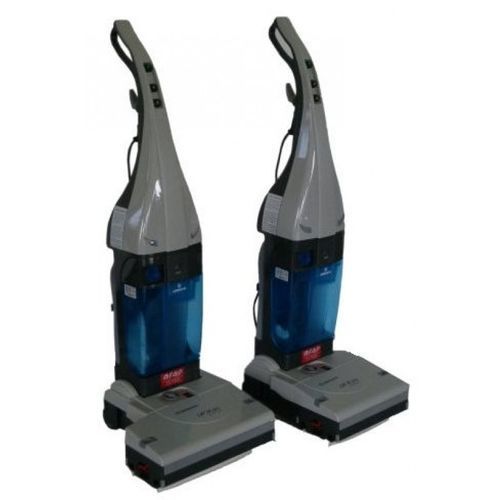Fregadora con operador a pie - LINDHAUS LW series - FAIP - alimentada por cable / de agua caliente