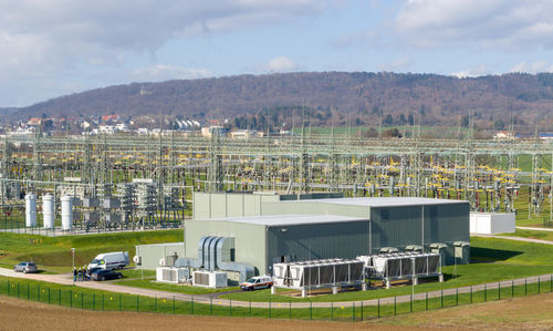 Compensador estático síncrono - SVC PLUS® (STATCOM) - Siemens Energy – Power transmission - SVC