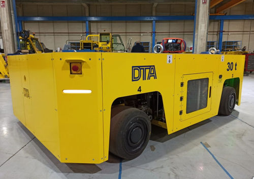 Transportador autopropulsado eléctrico - DTA - para grandes cargas / elevador / de rueda de Vulkollan®
