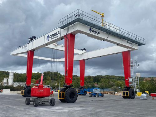 Carretilla elevadora de tipo straddle (horcaja) con neumáticos - MST 120 - CIMOLAI TECHNOLOGY