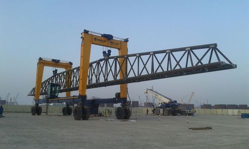 Carretilla elevadora de tipo straddle (horcaja) con neumáticos - MST 125 - CIMOLAI TECHNOLOGY
