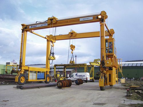 Carretilla elevadora de tipo straddle (horcaja) con neumáticos - MST 30 - CIMOLAI TECHNOLOGY