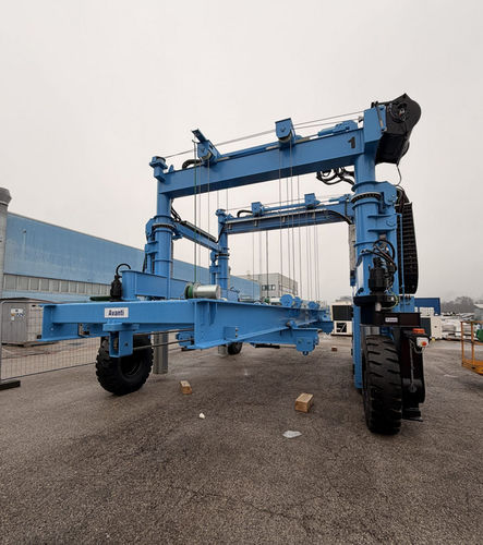 Carretilla elevadora de tipo straddle (horcaja) para contenedores - MST 28 - CIMOLAI TECHNOLOGY - para la manipulación de contenedores / para aplicaciones marinas / eléctrica