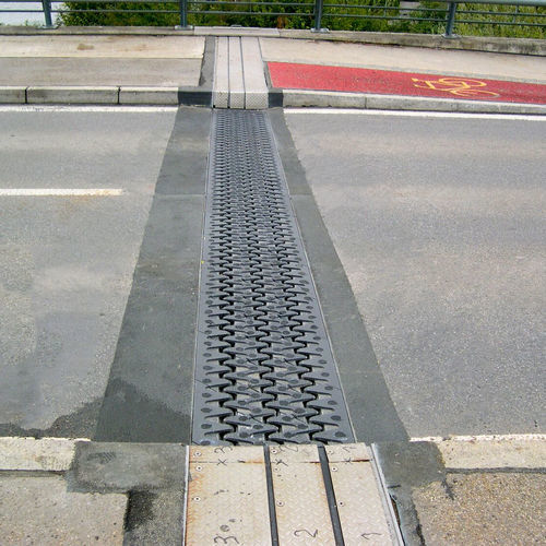 Junta de dilatación de acero - ROBO-STATIFLEX - mageba - cuadrada / de encaje / para la construcción de puentes