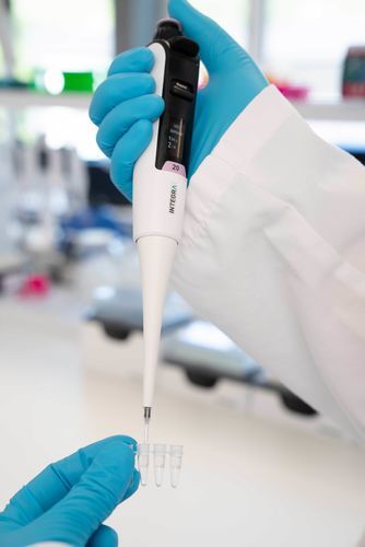 Pipeta híbrida - SWITCH - INTEGRA Biosciences - monocanal / volumétrica / para laboratorio