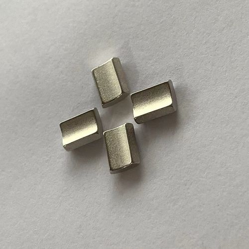 Imán de NdFeB sinterizado - Magengine GmbH - paralelepípedo / en placas / para vehículo eléctrico