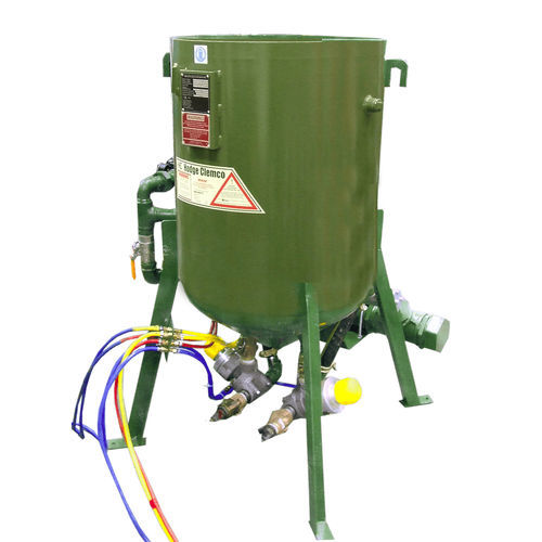 Arenadora automática - Hodge Clemco - a presión / móvil / para tratamiento de superficie