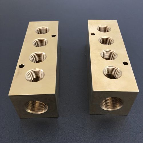 Manifold de 4 vías - KINTO ELECTRIC CO., LTD. - de latón