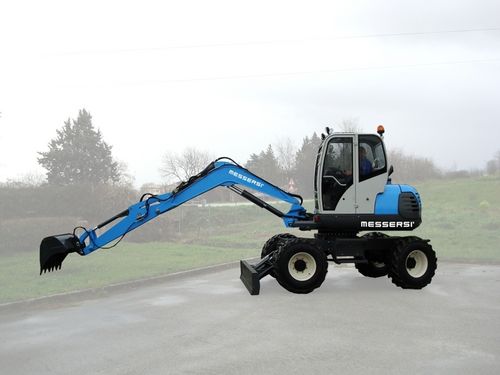 Miniexcavadora - M-70W - Messersì S.p.A. - con neumáticos / Tier 3 / para obra de construcción