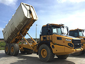 Camión grúa - B25E Hooklift - Bell Equipment Co SA - de 3 ejes / para aplicaciones mineras / para obra