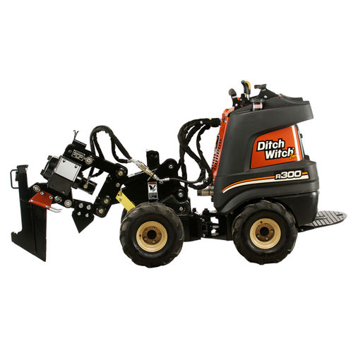 Arado vibratorio de conductor acompañante - ZAHN®  - The Charles Machine Works, Inc