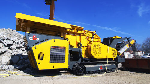 Machacadora de impacto - GIPOREC R 90 FDR - GIPO AG - móvil / con orugas