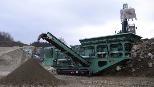 Machacadora de impacto - GIPOREC R 130 series - GIPO AG - móvil / con motor diésel / con orugas