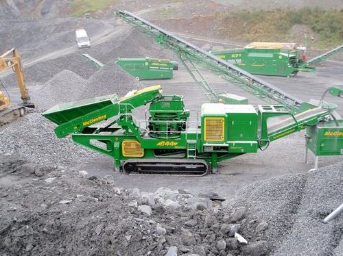 Machacadora de cono - C44 - McCloskey International Limited - móvil / con motor diésel / con orugas