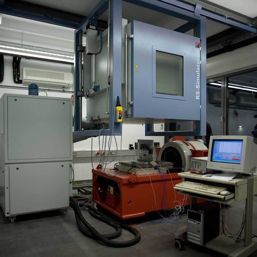 Sistema de prueba de vibraciones mecánicas - VT / VK series - RS-Simulatoren Prüf- und Meßtechnik GmbH - de laboratorio