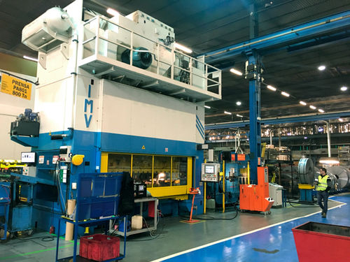 Línea de prensas de producción - I.M.V. Presse srl - para la industria del automóvil / para acero / transfer