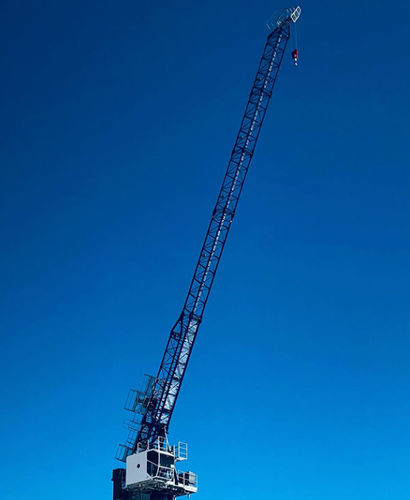 Grúa montada sobre camión - SLH 70.4 - Gruas Saez - de brazo amantillable / para obra / de elevación