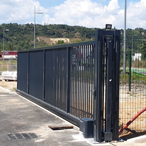 Portón corredero - Skena - DEMEX - motorizado / de acero galvanizado / de platino