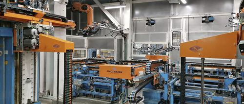 Línea de prensas de producción - Strothmann Machines & Handling GmbH - para la industria del automóvil / para herramientas / automática