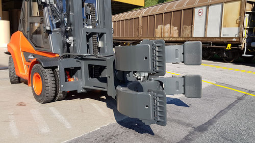 Tablero portahorquillas para carretilla elevadora - T013 - KAUP GmbH & Co.KG - con fijación