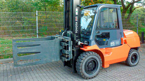 Tablero portahorquillas para carretilla elevadora - T 013.1 / T013.2 - KAUP GmbH & Co.KG - con fijación