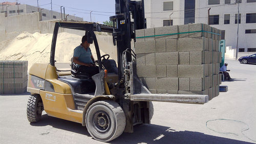 Pinza de manipulación de bloques - T412V - KAUP GmbH & Co.KG - para carretilla elevadora / para bordillos