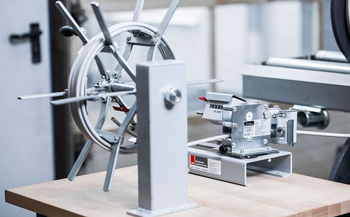 Instrumento de medida de la longitud de cable - eska Schneider Lagersysteme GmbH