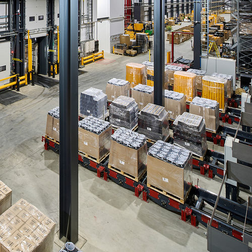 Transportador para palés - Moffett Conveyor™ - Moffett Automated Storage Ltd - de banda / de rodillos / con cadena
