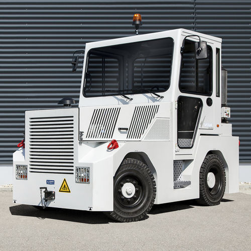 Tractor diésel - DFZ 80 H - Volk Fahrzeugbau GmbH - con 4 ruedas / con operador sentado / de remolcado