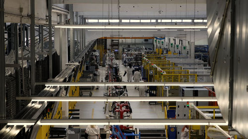 Aplicación de pintura para aplicaciones automóviles - Steyr Automotive GmbH - sobre metal / sobre plástico