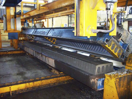 Máquina de producción para baldosa de hormigón prefabricado - Coote Engineering Limited - automática / para obra de construcción