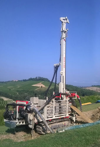 Perforadora con orugas - GEO 700 A - Comacchio - rotativa