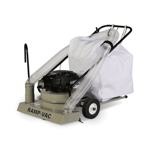 Barredora aspiradora con operador a pie - RAMP VAC™ - FOD - gasolina / de exterior / de polvo