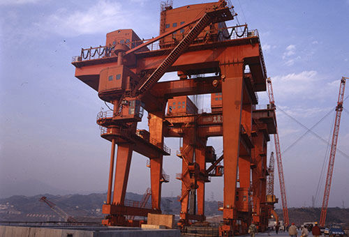 Pórtico para central hidroeléctrica - TAIYUAN HEAVY INDUSTRY CO.,LTD - en riel / eléctrico