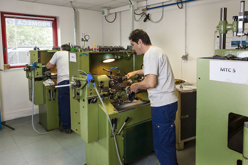 Mecanizado de metal - CEMA Mécanique de Précision - de plástico / de material compuesto / para aplicaciones automóviles