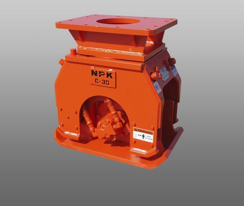 Plancha vibradora de marcha de avance - C-3D - NPK Europe Mfg.s.r.o. - para excavadora / con mando a distancia