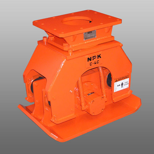 Plancha vibradora de marcha de avance - C-4C - NPK Europe Mfg.s.r.o. - para excavadora / con mando a distancia