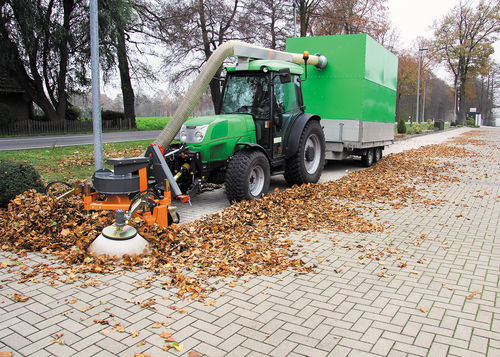 Barredora aspiradora montada en camión - bema SKD 200 - bema GmbH Maschinenfabrik - hidráulica / de exterior / de desechos