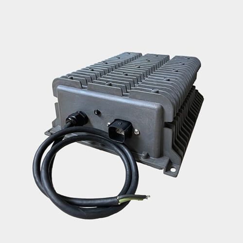 Cargador de baterías para vehículo eléctrico - AX090560  - Axiomatic Technologies Corporation - portátil / ácido-plomo