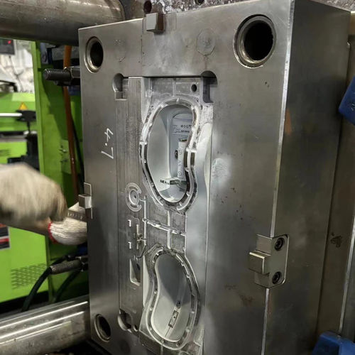 Molde de inyección de plástico de dos materiales - Shenzhen MJX Plastic Mold Co.,Ltd - multicavidad / sobremoldeo / con una cavidad