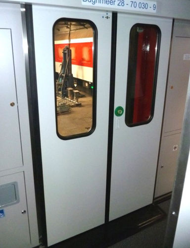 Puerta de tren corredera - ŽOS 4 TRAINS - eléctrica / neumática / para trenes regionales