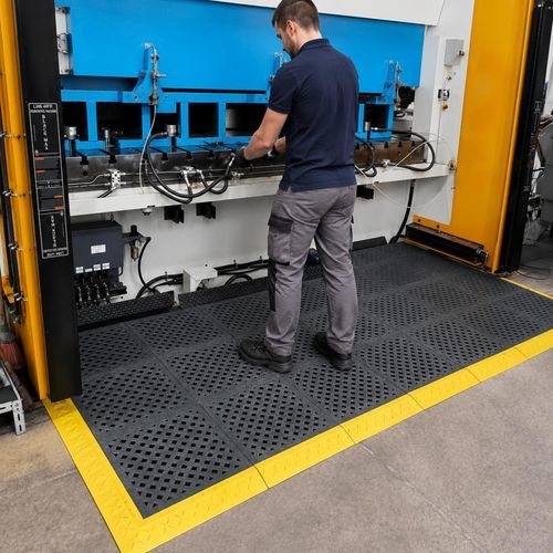 Loseta de PVC - H4 series - Rebourne - de plástico reciclado / de óxido de aluminio / antideslizante