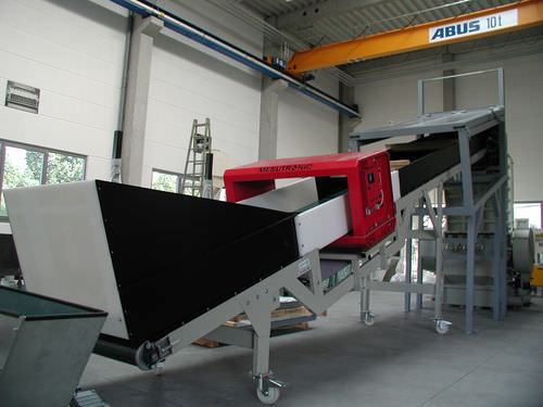 Transportador de banda - FB Series - NEUE HERBOLD Maschinen-u. Anlagenbau GmbH - de cinta rebajada / de cinta flexible / con bordes ondulados
