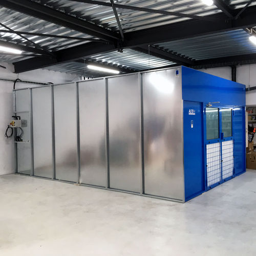 Cabina de pintura cerrada - Alto - Tricolor Industries - para piezas de recambio / para aplicaciones ferroviarias / para aplicaciones aeronáuticas