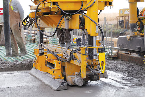 Pavimentadora para hormigón - C-450  - GOMACO International - de orugas / para losas de hormigón / para construcciones