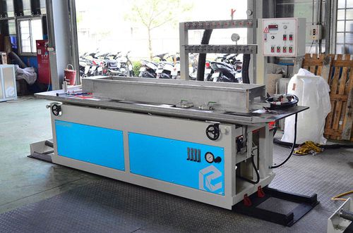 Mesa de calibrado para extrusión de perfil - Everplast Machinery Co., Ltd.