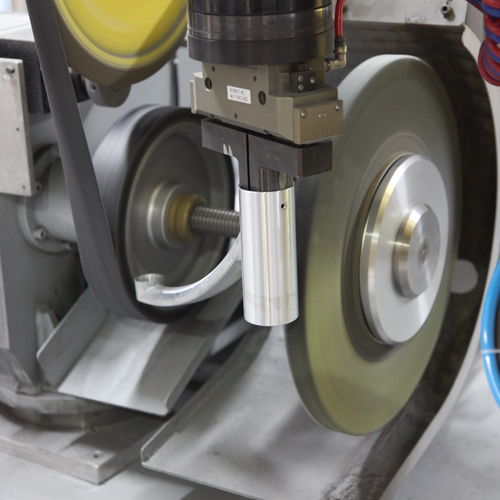 Máquina pulidora para metales - Acme Manufacturing - para aplicaciones automóviles / para pieza cilíndrica / médica