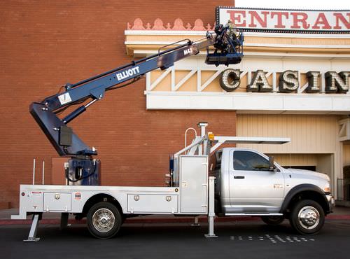 Cesta articulada montada sobre camión - max. 227 kg, max. 14.6 m | M43 - Elliott Equipment Company - hidráulica