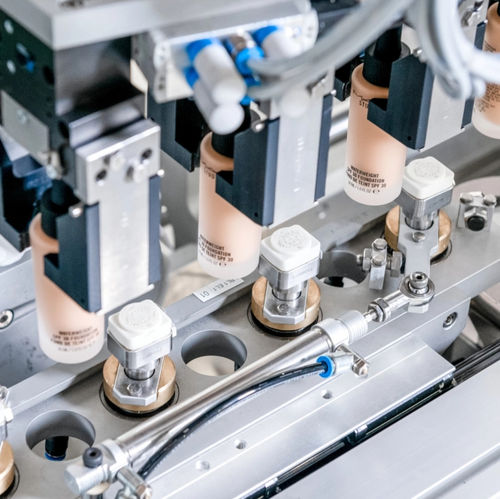 Etiquetadora automática - OPTIMA packaging group GmbH - para aplicación en la parte superior del producto / para aplicación en el lateral del producto / para aplicación en la parte inferior del producto