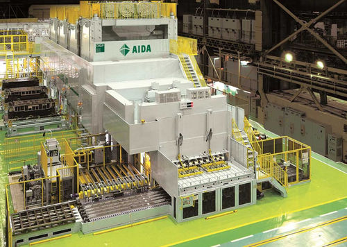 Línea de prensas hidráulica - Aida S.r.l. - para la industria del automóvil / automática